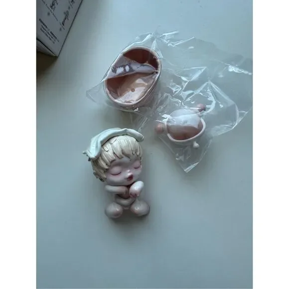 NEW SKULLPANDA Warmth Series Pop Mart Loosening - Picture 5 of 7